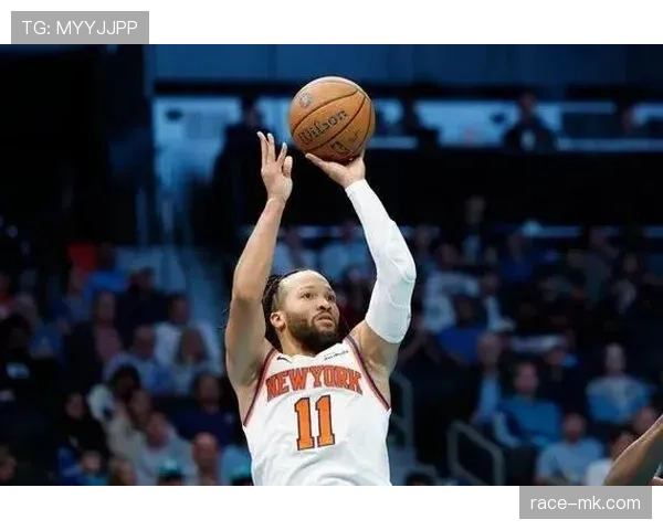 布伦森挡拆突破对阵换防大个子，本季效率胜上赛季